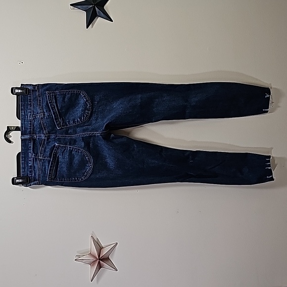 Celebrity Pink button, Distressed, Mid Rise size 7/28 super stretchy  sexy fit - Picture 4 of 5